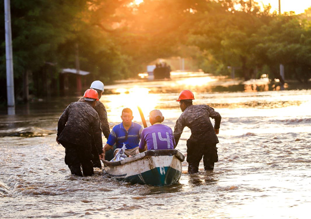 Más de 800 salvadoreños evacuados en los cantones La Canoa y El Tecomatal, San Miguel mas-de-800-salvadorenos-evacuados-en-los-cantones-la-canoa-y-el-tecomatal-san-miguel